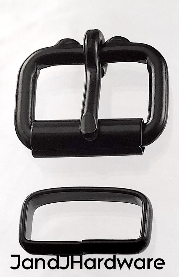 1 inch deluxe black plated maker pack consisting of 2 each of a heel bar roller buckle and a deluxe belt keeper.